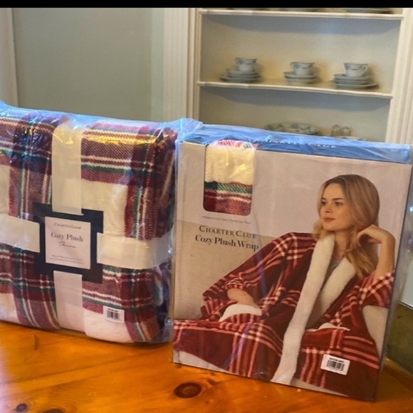 Red Green Plaid Plush Cape Coat with Deep Pockets NEW ! - Picture 10 of 11